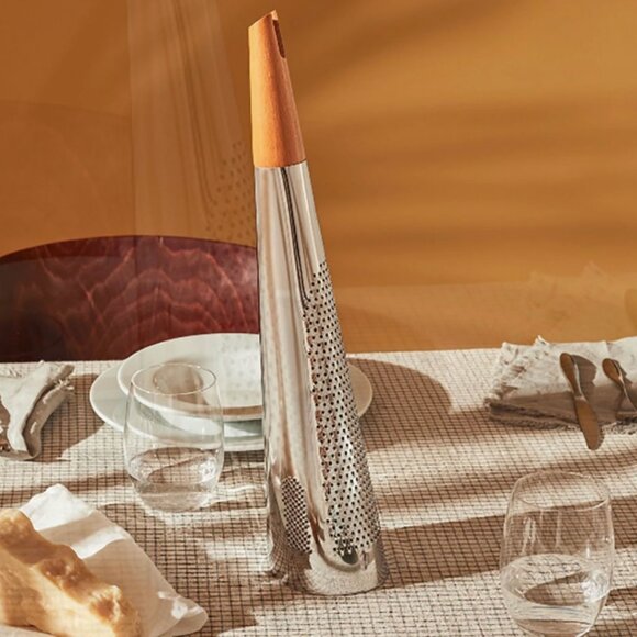Alessi Kitchenware – Sapper Todo - Stainless Steel Cheese Grater, 45.5cm - Picture 6 of 11